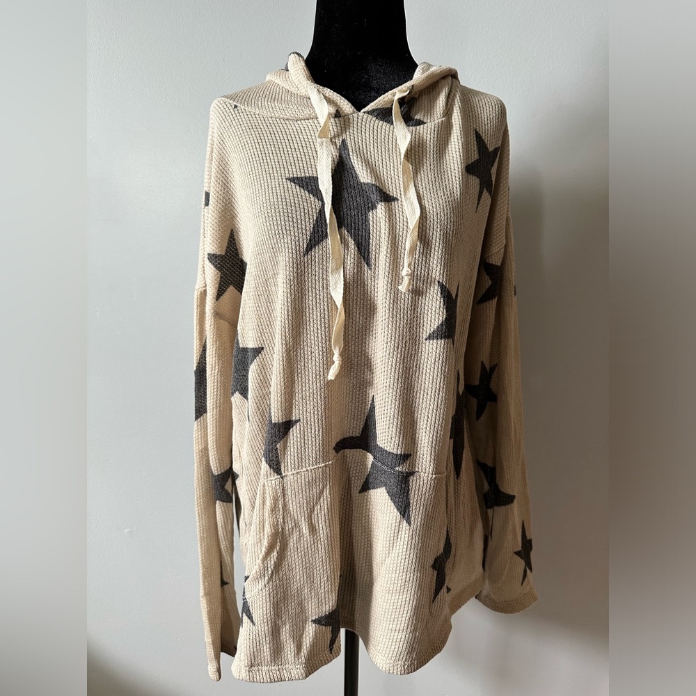 NWOT Hopely Star Print Lightweight Hoodie